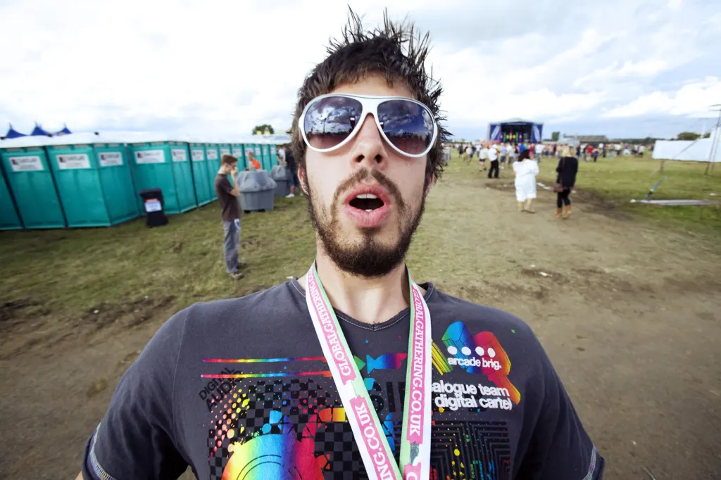 Festivalgoers and atmosphere at Global Gathering 2009